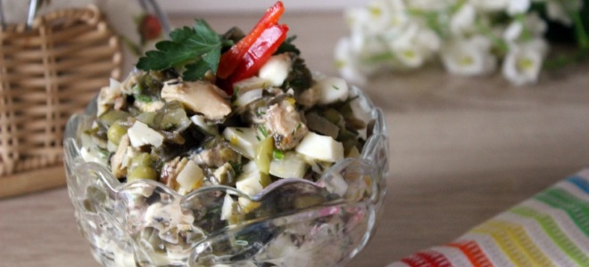 salata s morskim keljom i konzerviranom ribom