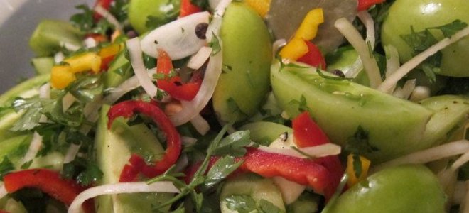 Salata zelene rajčice s celerom
