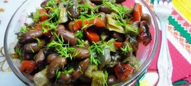 Leankový salát s konzervovanými fazolemi