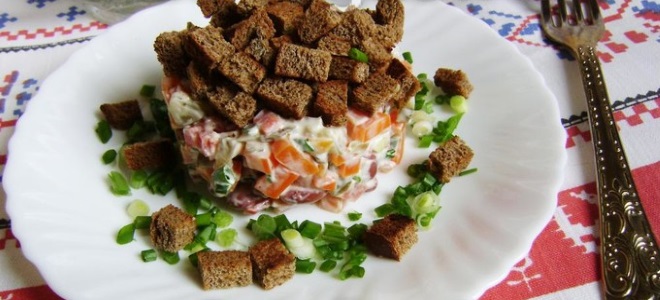 Njemačka salata s kupusom i kobasicama