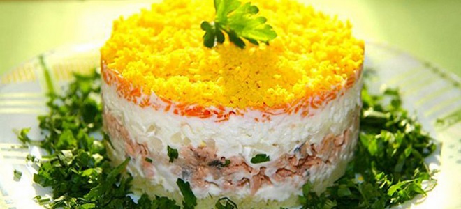Salát "Mimosa" s konzervovaným tuňákem