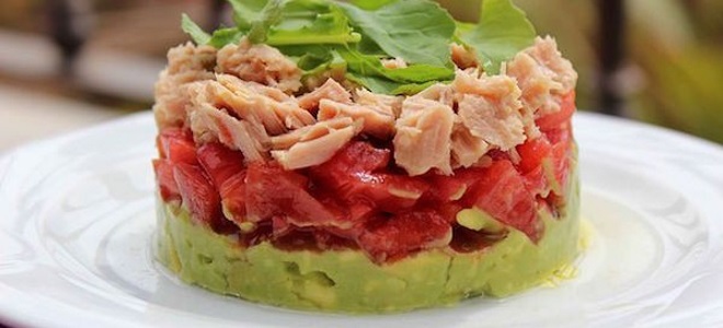 Salát s tuňákem a avokádem - recept