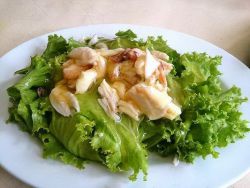 Salata od konzerviranih rakova