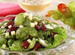Kako kuhati salatu s grožđem