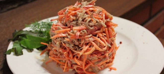 Korejský salát z mrkvového hovězího masa