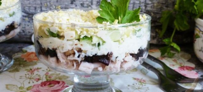 Salata "Nježnost" s sušama i orasima