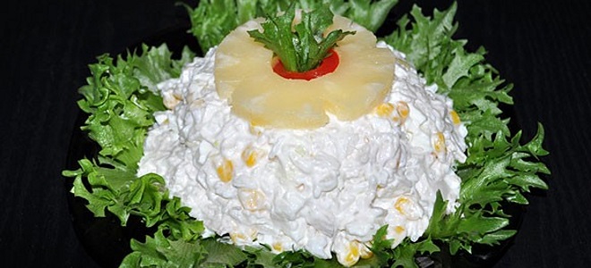 salata s ananasom i rižom
