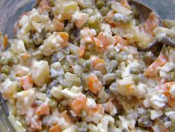 salát s kalamáří a brambory recept