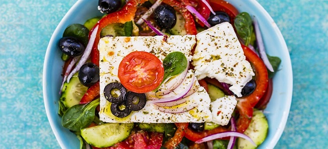 Grčka salata s suhim rajčicama