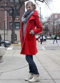 шал на червено палто 21