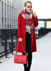 šátek na červený kabát 25