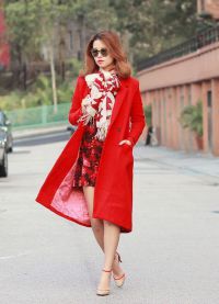 шал на червено палто 26