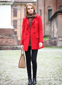 šátek na červený kabát 10