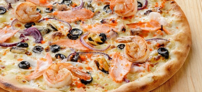 пица са рецептом за морски коктел