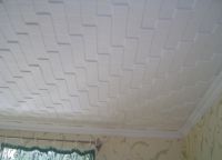Bezešvé dlaždice na stropě1