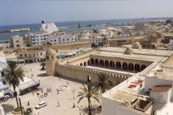 turistična sezona v Tuniziji