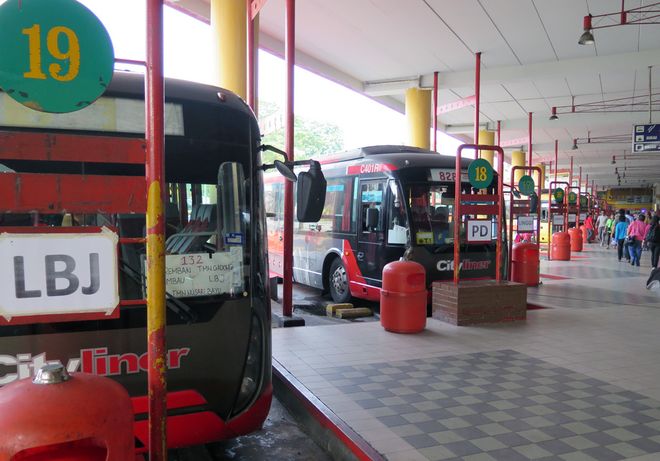 Автобусный терминал в Серембане
