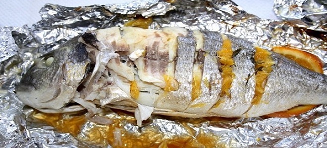 Ryby ve fólii na grilu