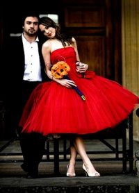 krótkie czerwone suknie ślubne1