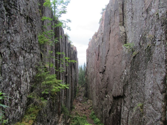 Ущелье Слоттдальсскреван - одно из наиболее популярных туристических мест