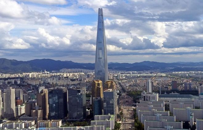 Небоскреб Lotte World Tower в Сеуле, Южная Корея