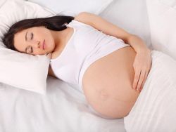 spící pozice během těhotenství