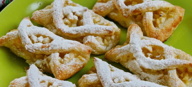 Francuskie ciasto bułeczki z jabłkami