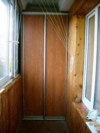 Плъзгащ се гардероб на балкона 5