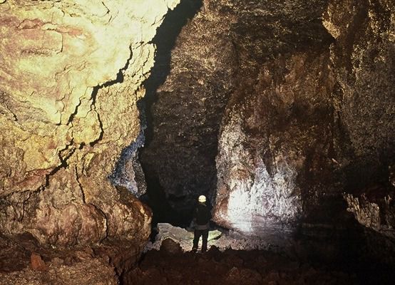 Пещера Ватнсхетлир