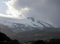 Заснеженная вершина вулкана Снайфедль