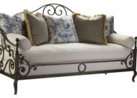 Sofa w stylu prowansalskim1