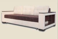Sofa z drewnianymi podłokietnikami 9