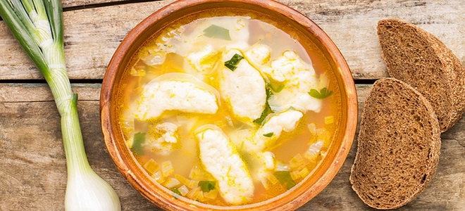 Супа са кнедлама у спорим кухињама