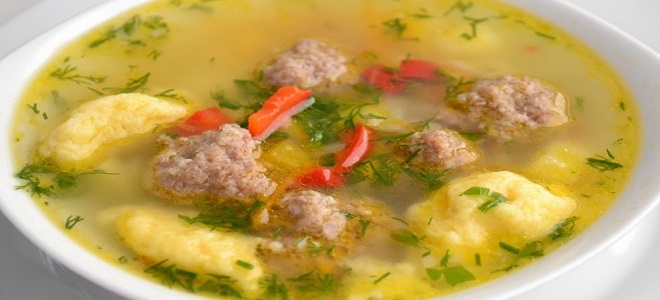 Polévka s karbanátky a knedlíky - recept