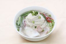 Тайландска супа от суха юфка