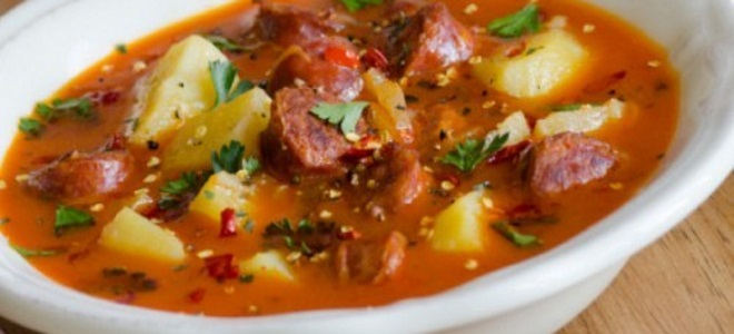 pikantna španjolska juha od kobasica