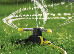 jak si vybrat sprinkler pro zalévání zahrady