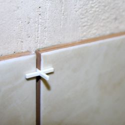 Polaganje keramičnih ploščic v kopalnici15