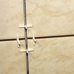 Polaganje keramičnih ploščic v kopalnici16