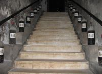 Стълбище до мазето 5