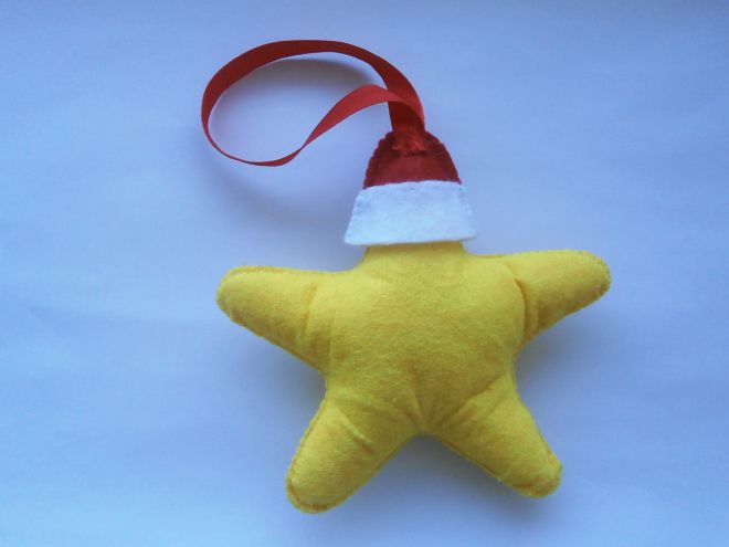 Hvězda na vánočním stromku se svými rukama13