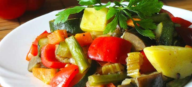 Как да готвя зеленчукова задуша в бавна готварска печка