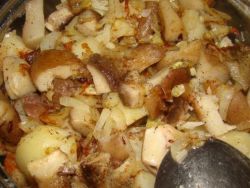 задушени картофи с порчини в бавна готварска печка