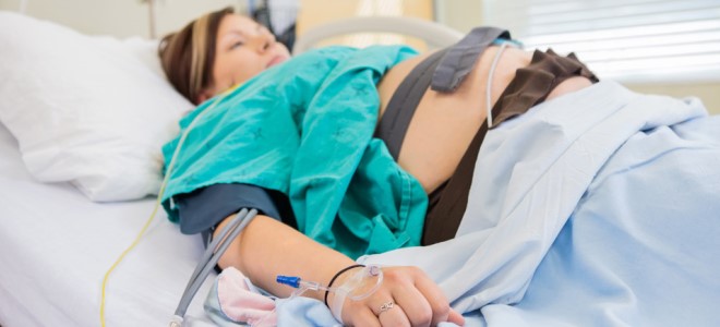stimulace práce v mateřské nemocnici