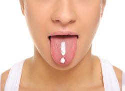 zapalenie jamy ustnej pod językiem