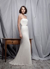 Długa prosta suknia ślubna 1