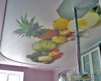 strop s fotopapírováním v kuchyni2