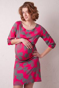 Letní šaty pro těhotné ženy 1