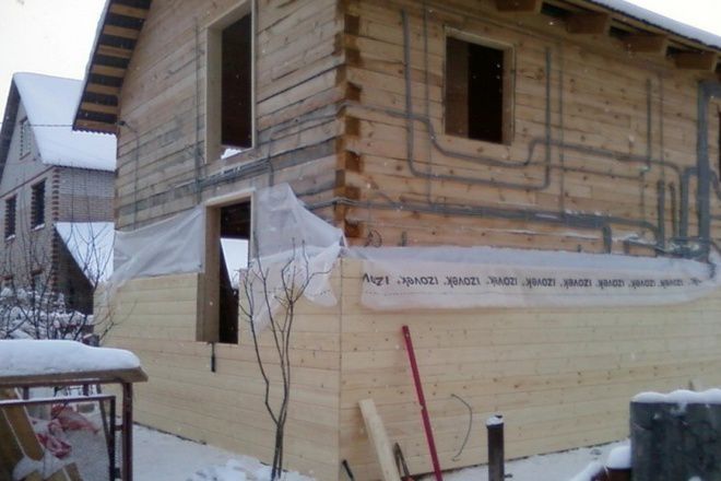 11 vnější povrch domu z dřeva