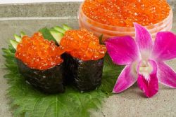 Sushi s lososom kavijarom